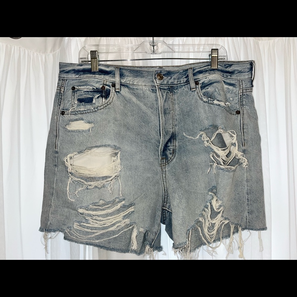 American Eagle Ripped 90s Boyfriend Jeans